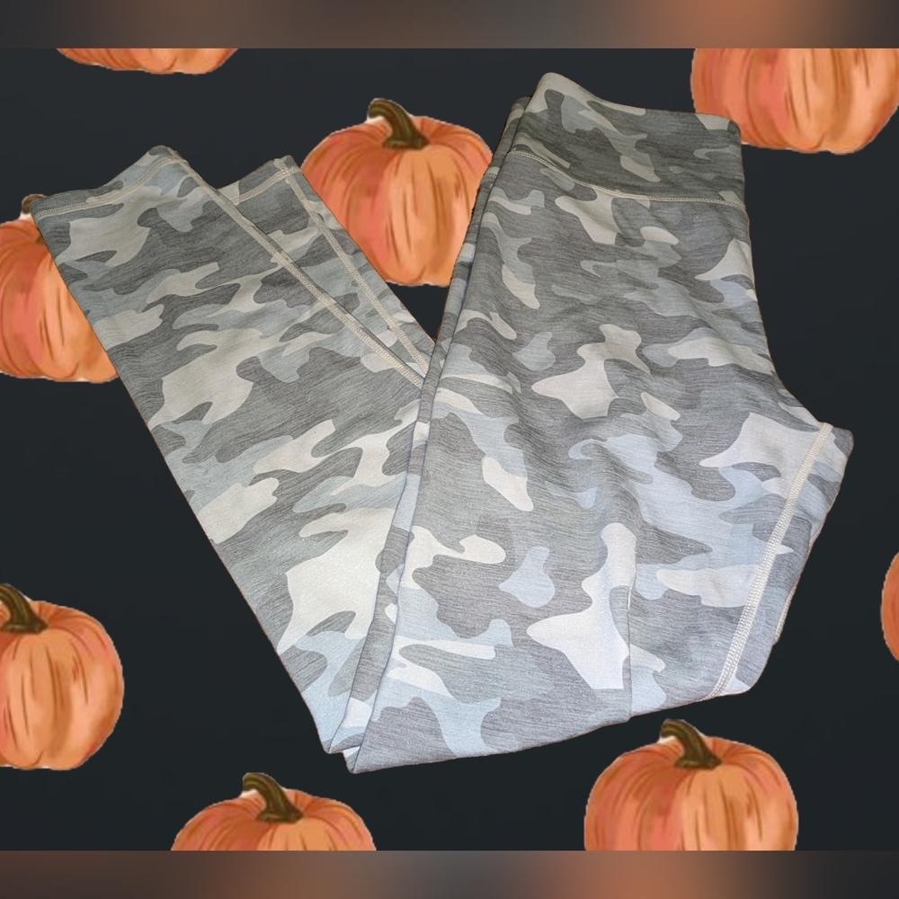 🖤3 For $15🖤 camo leggings